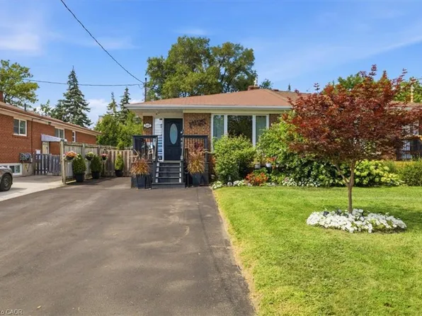 2407 Barclay Rd, Burlington, ON L7R 2B7