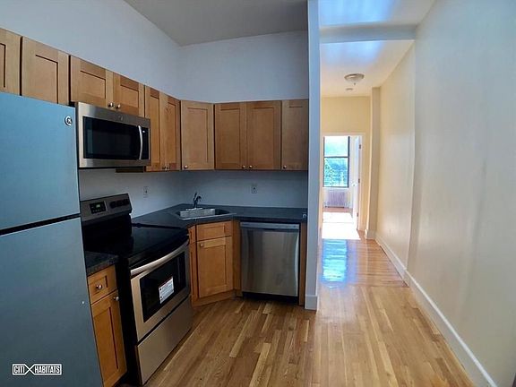 4th image of 424 E 83rd St APT 1W
