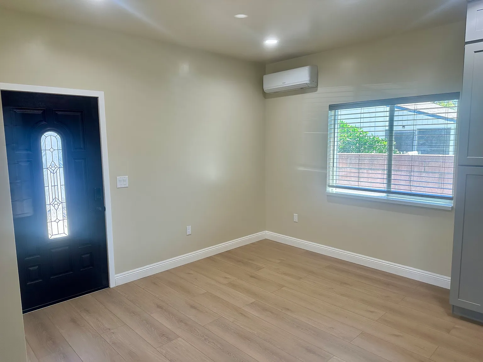 2 bed, 600 sqft, $2,700 — Photo 2