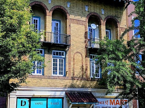 2nd image of 518 W Grace St APT 2