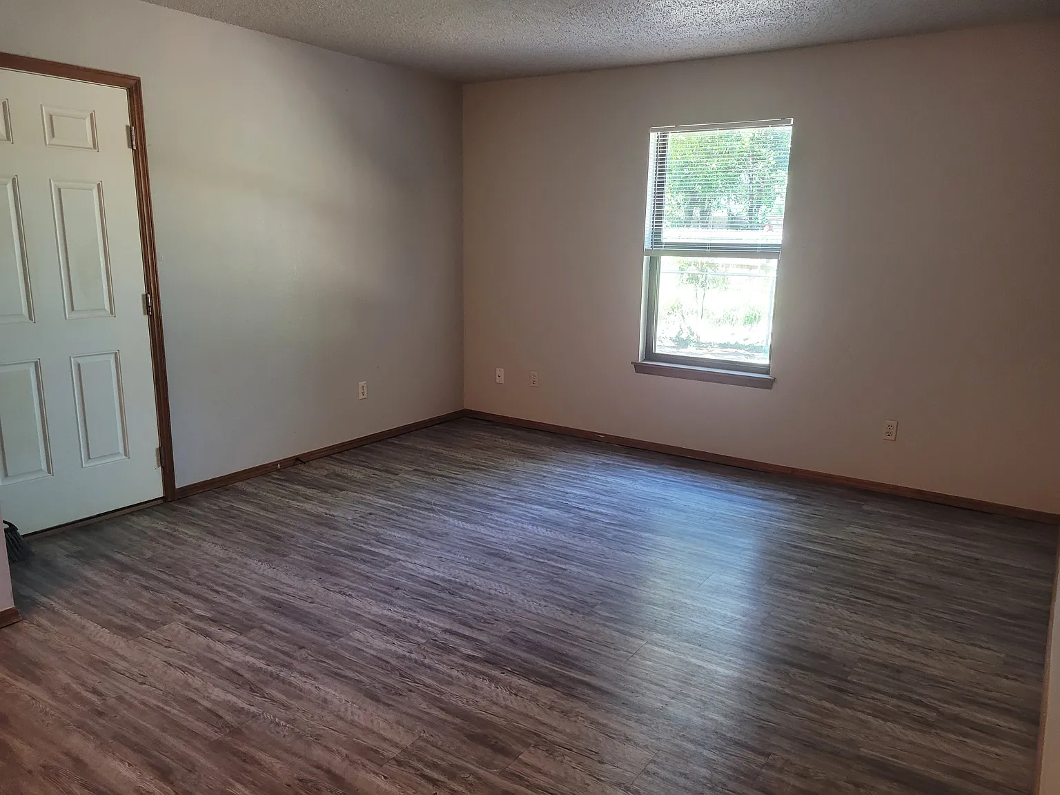 1 bed, 650 sqft, $700 — Photo 4