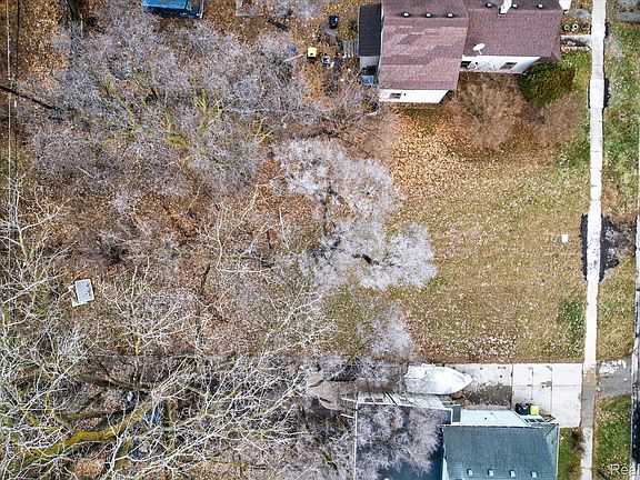 4th image of 404 Almyra Ave