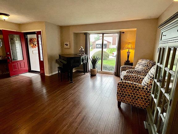 4th image of 11107 Grande Ave