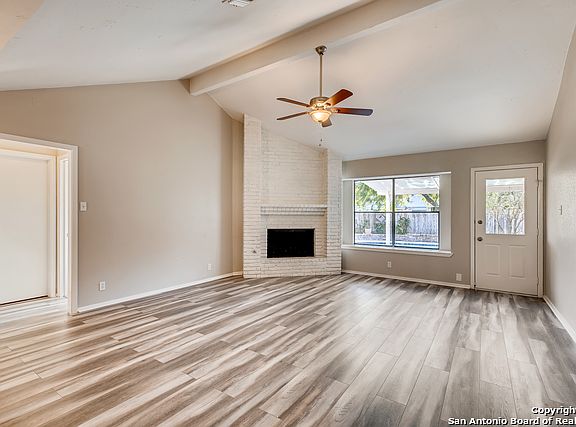 2nd image of 2750 Knoll Tree St