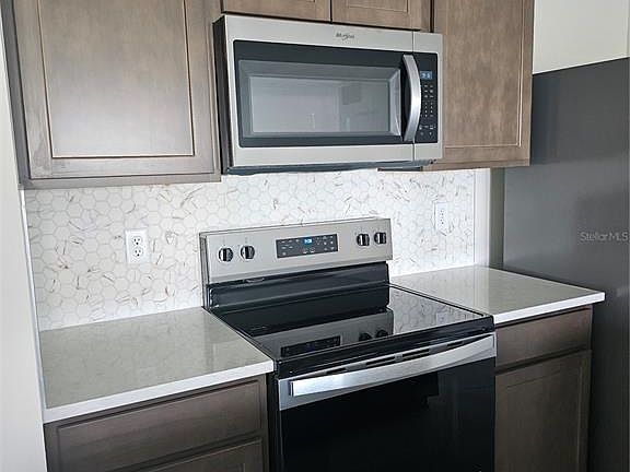 5th image of 16294 Merry Aly