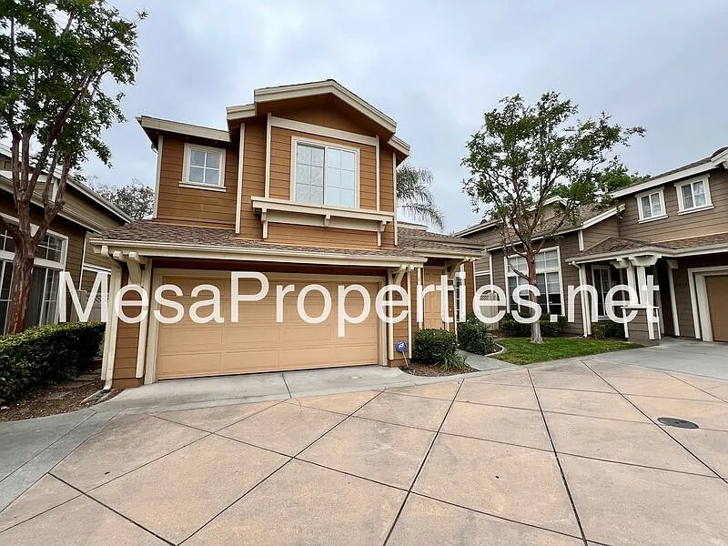 3 bed, 2.5 bath, 1509 sqft, $3,545 — Photo 4