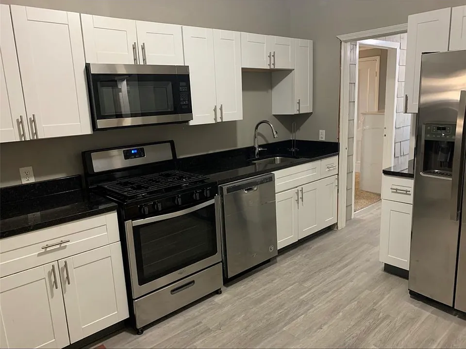 33 Saint John Ave #1