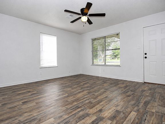 4th image of 606 N BERRY ST