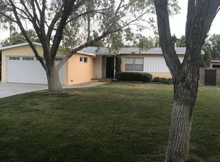 1402 W Ivesbrook St, Lancaster, CA 93534