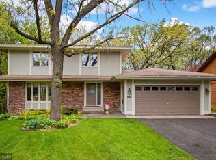 2970 Valley View Ln, New Brighton, MN 55112