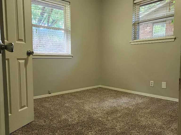 5631 S 85th East Ave — Photo 15
