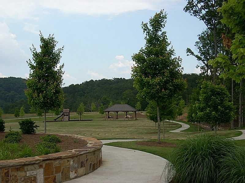 1st image of 821 Lake Arrowhead Dr