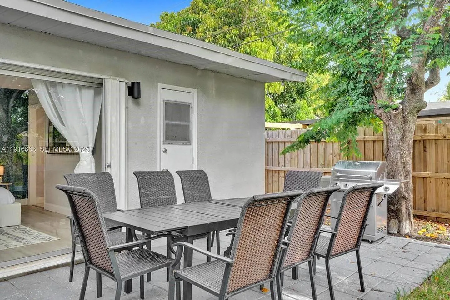 3 bed, 2.0 bath, 1439 sqft, $3,500 — Photo 4