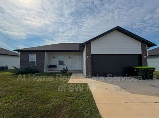 112 W Bluegrass St, Rogersville, MO 65742