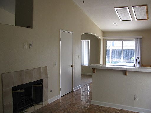 3rd image of 31623 Granville Dr