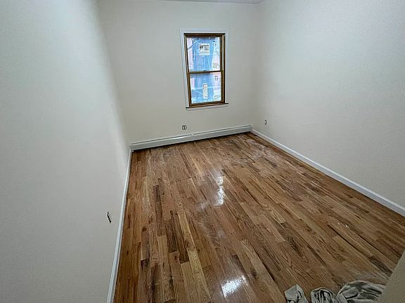 5th image of 39 Garnet St #1