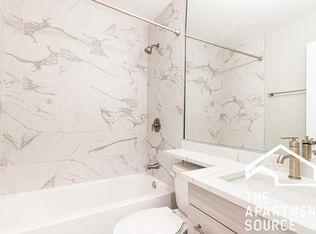 503 W Barry Ave #514, Chicago, IL 60657