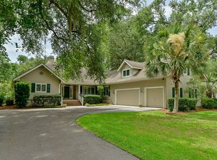 622 Island Cir E, Saint Helena Island, SC 29920