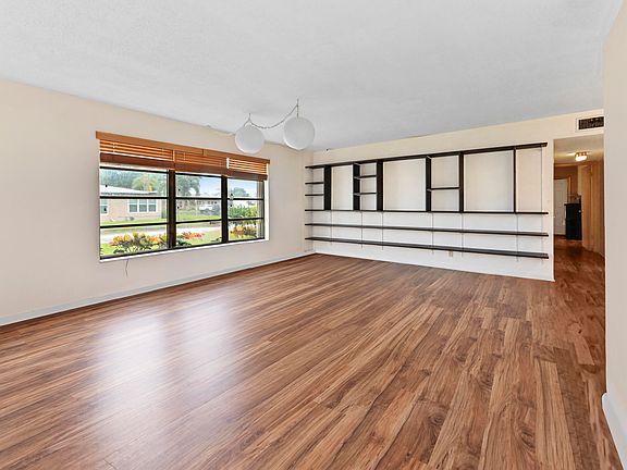 3rd image of 947 Circle Drive #A