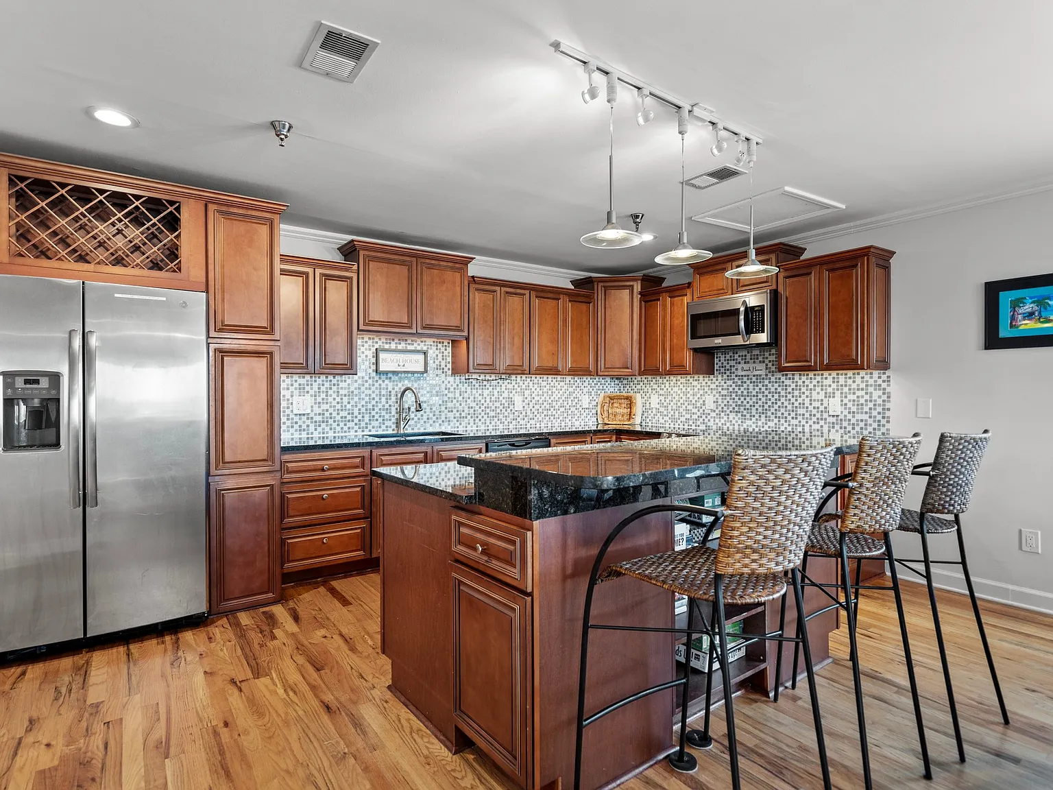 2 bed, 1756 sqft, $2,000 — Photo 2