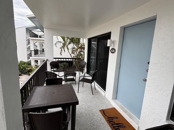 1250 Tennisplace Ct #A26