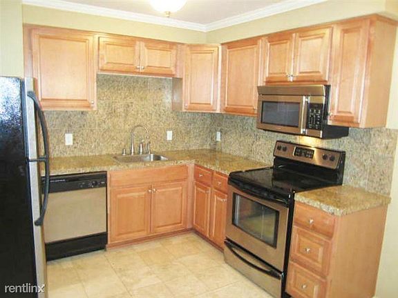 4th image of 3626 14th Ave W APT 102