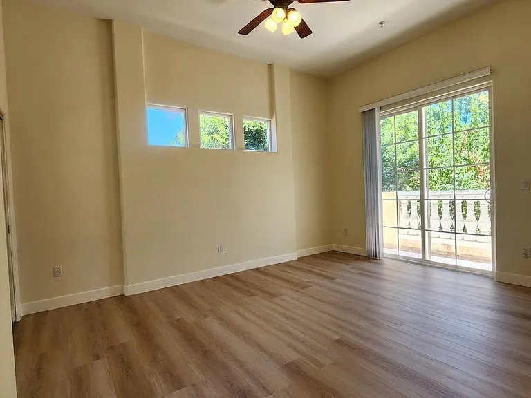 4735 Gloria Ave #5 — Photo 22