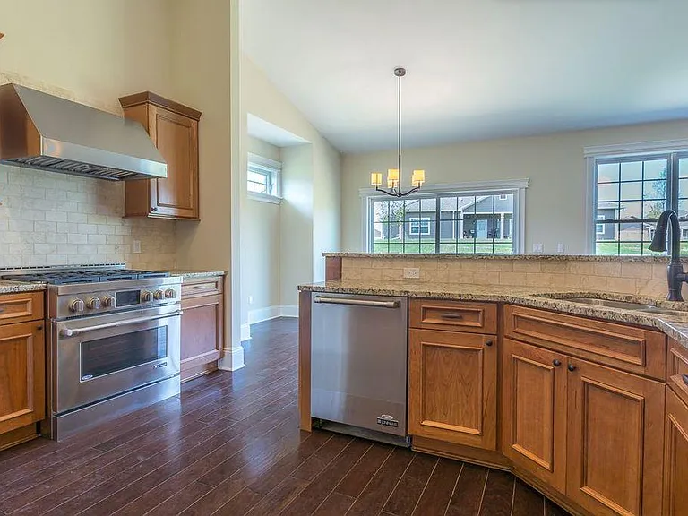 52 Cobblestone Ln — Photo 2
