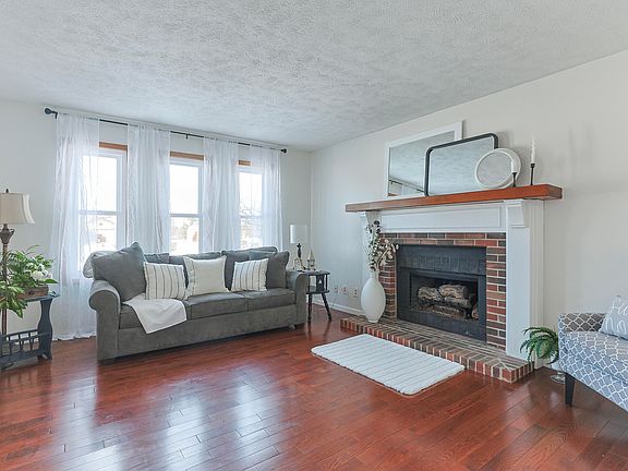 2nd image of 2029 Catalina Dr