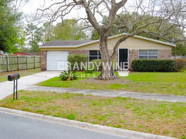 8409 Red Holly Ln, Jacksonville, FL 32221