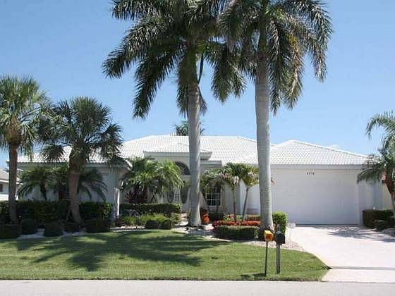 1st image of 2712 Saint Thomas Dr