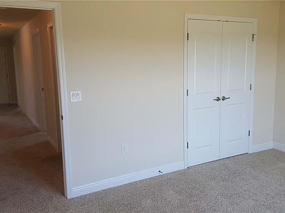 2nd image of 302 Gardenia Ct