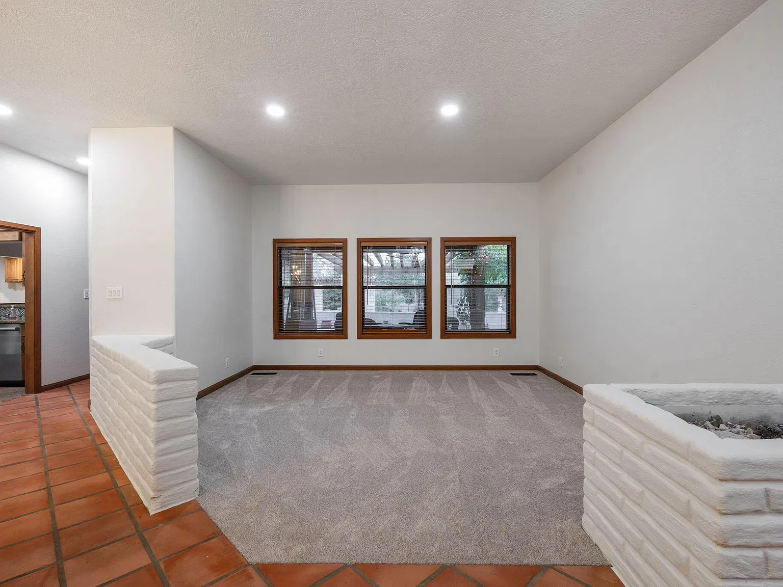 4 bed, 2.5 bath, 3082 sqft, $4,500 — Photo 2