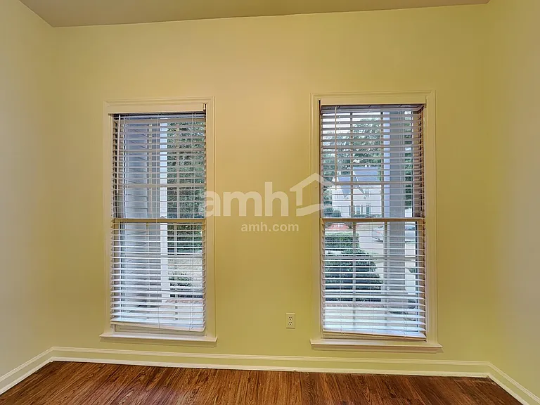 102 Selsey Dr — Photo 20