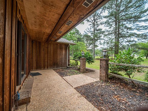 4th image of 3040 Campground Rd