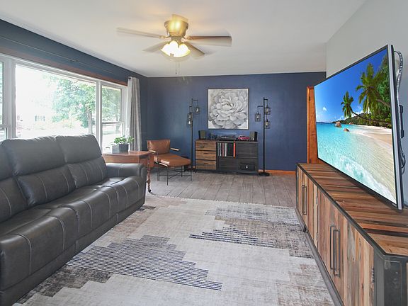 3rd image of 307 Margaret Ave