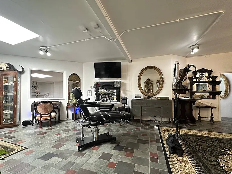 706 W Pennway St #A — Photo 15