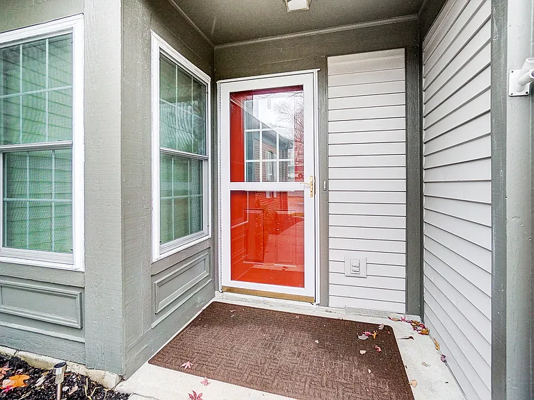 1804 Cliffview Ln — Photo 8
