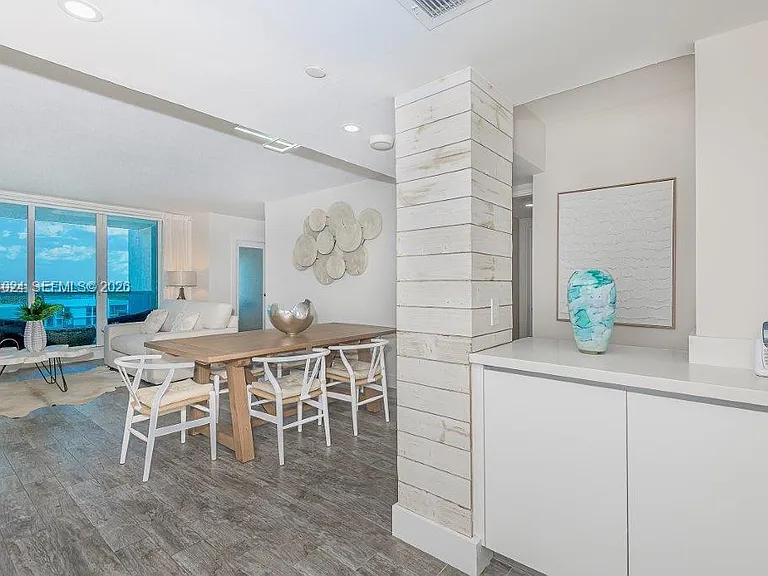 2301 Collins Ave #926 — Photo 4