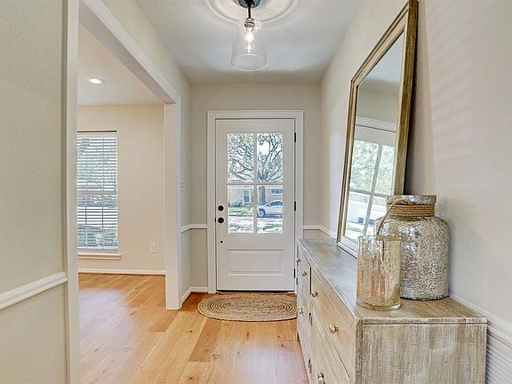 4th image of 11854 Westmere Dr