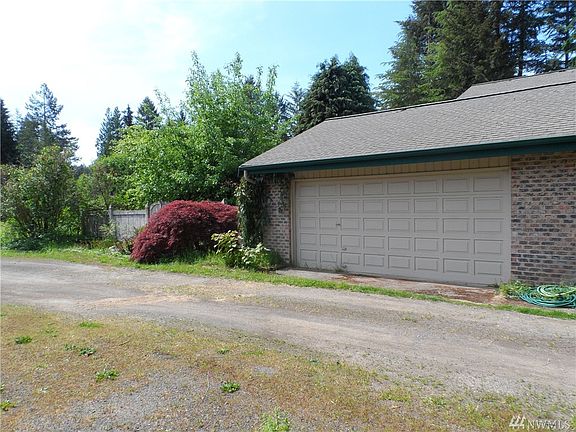 3rd image of 12104 118th Ave NW