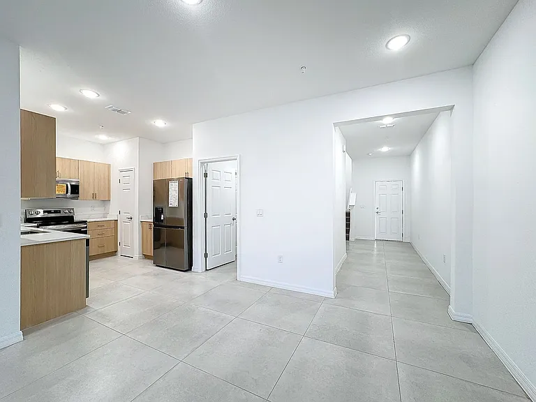 1711 Barton Towne Cir — Photo 20
