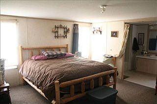 5th image of 201 E Rose Ln