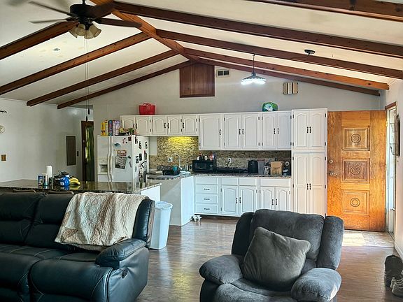 3rd image of 1630 W Spring St