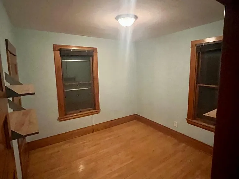 1628 Laurel Ave — Photo 2
