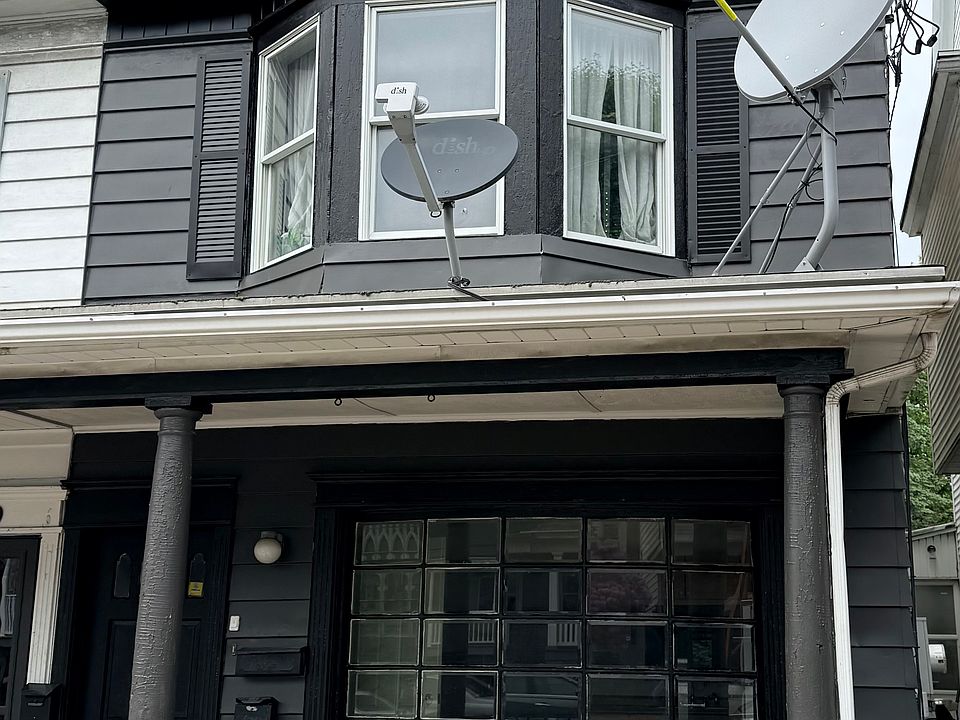 1st image of 127 West Ave #1