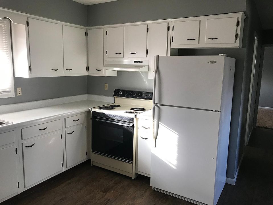 1st image of 108 Carolyn Ln APT 18