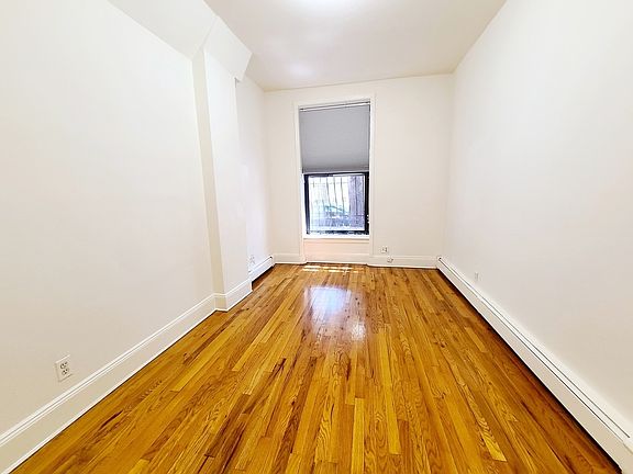 5th image of 581 Warren St #1RR