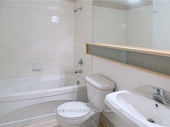 4th image of 85 Bloor St E #411