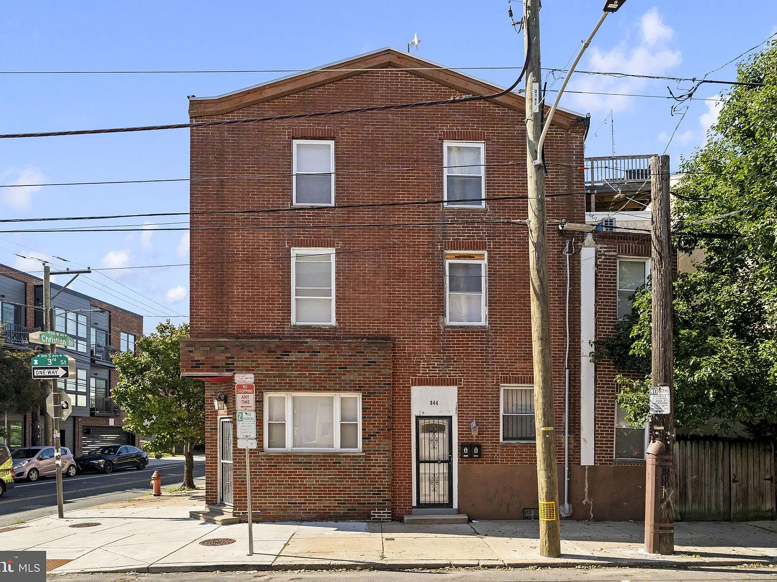 844 S 3rd St — Photo 3
